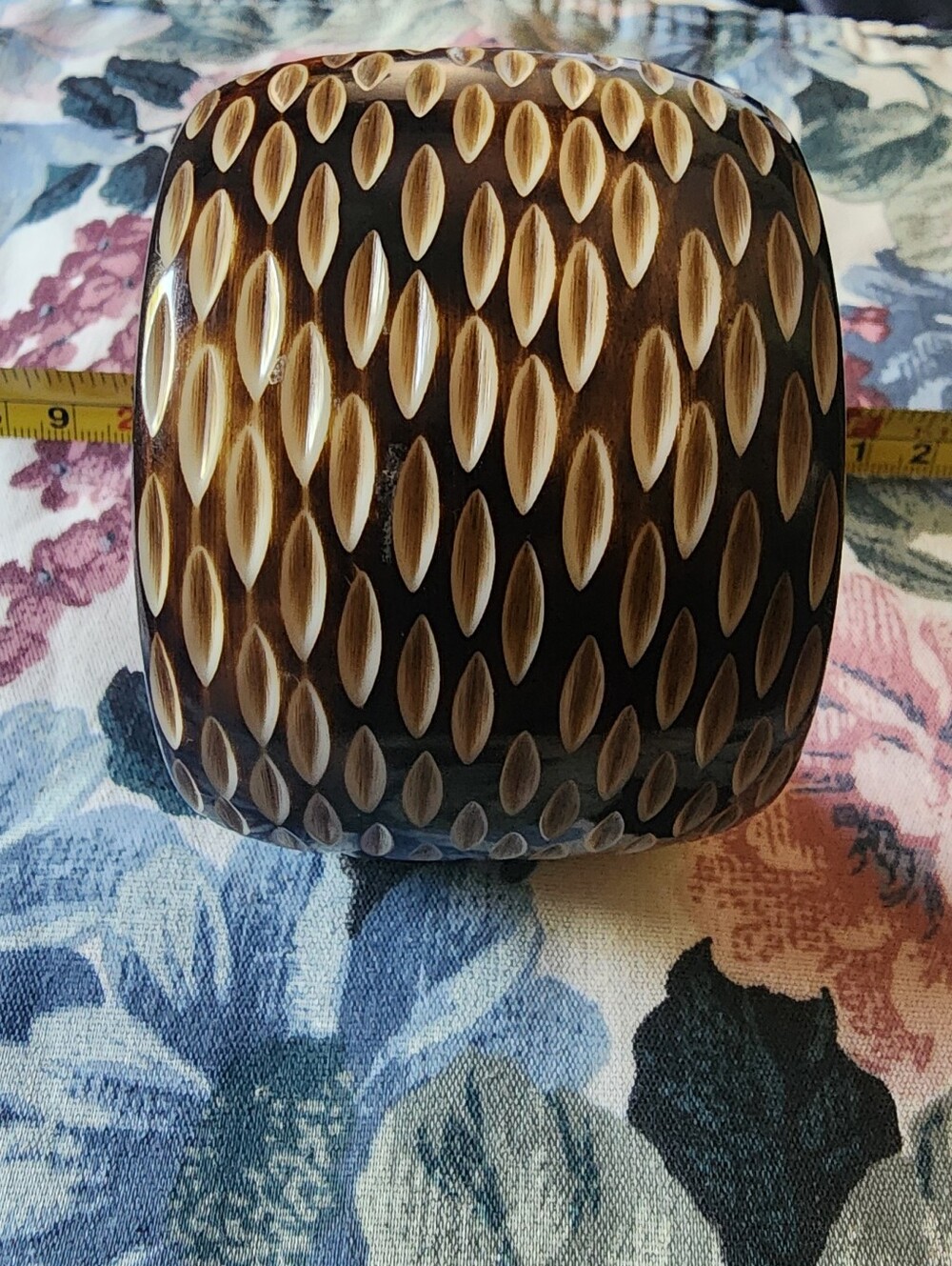 Carved Wood Patterned Bangle Bracelet - Brown & Cream